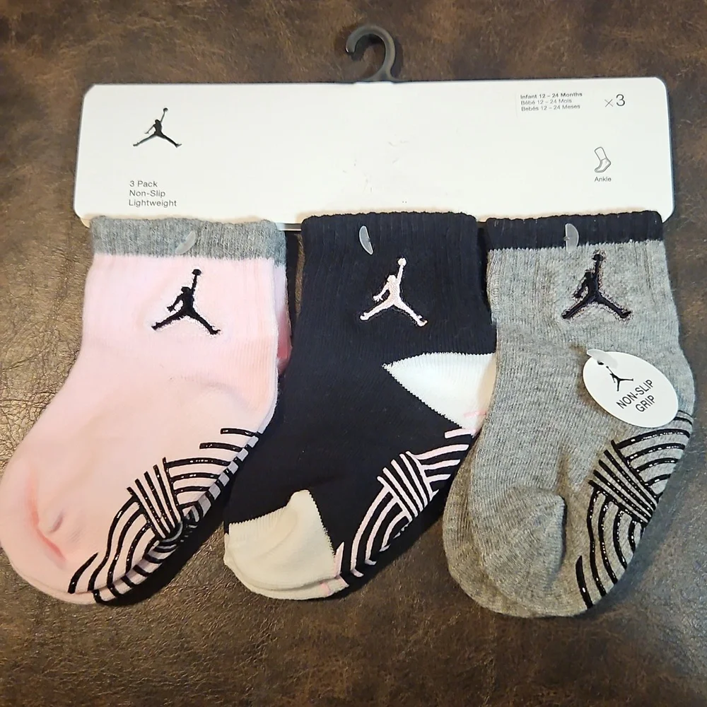 JORDAN 3 PACK BABY/TODDLER SOCKS: NEW IN PACKAGE: SIZE 12-24 MTH